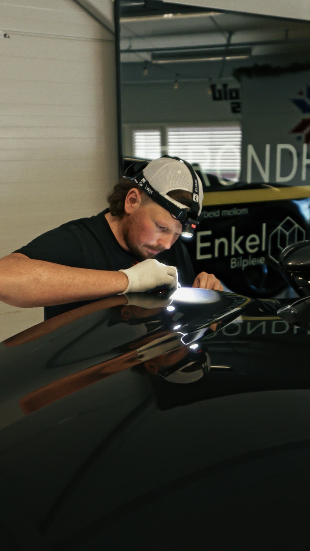 Detaljarbeid med arbeidslys
